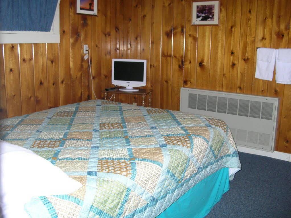 Little River Motel Saint Regis St. Regis ภายนอก รูปภาพ