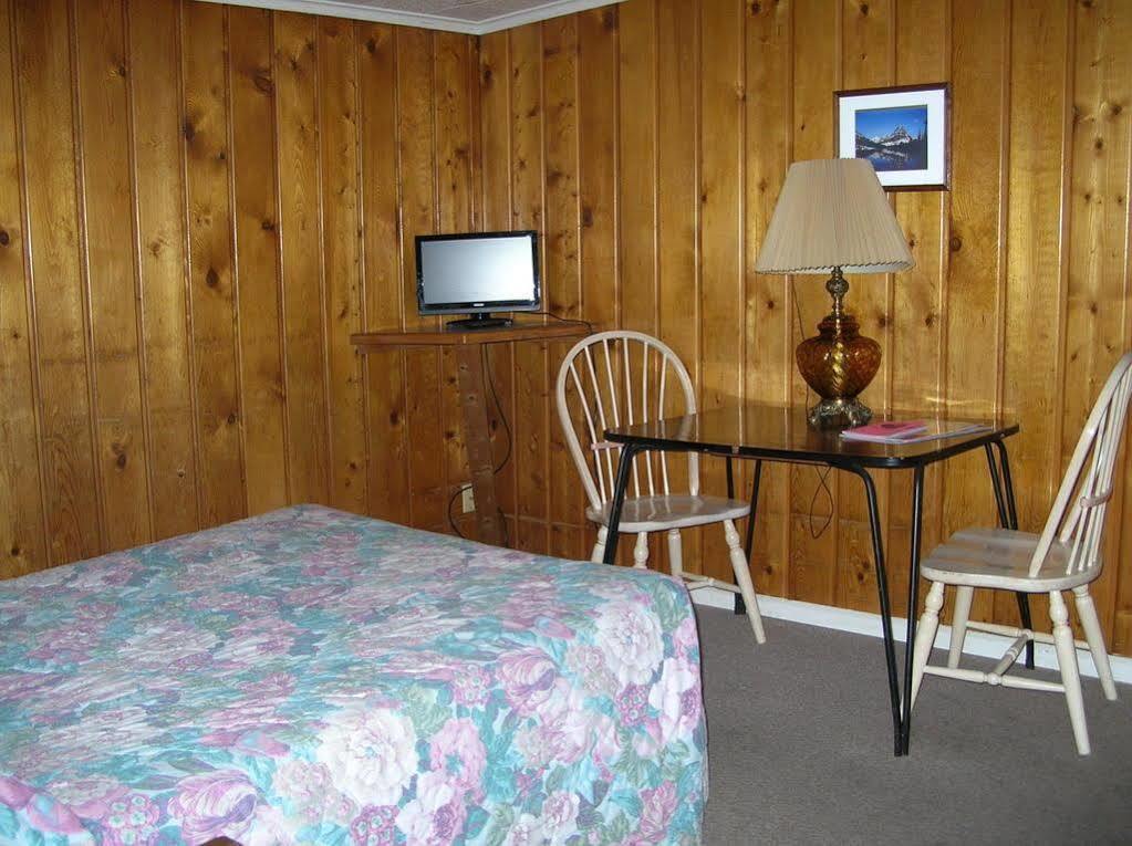 Little River Motel Saint Regis St. Regis ภายนอก รูปภาพ