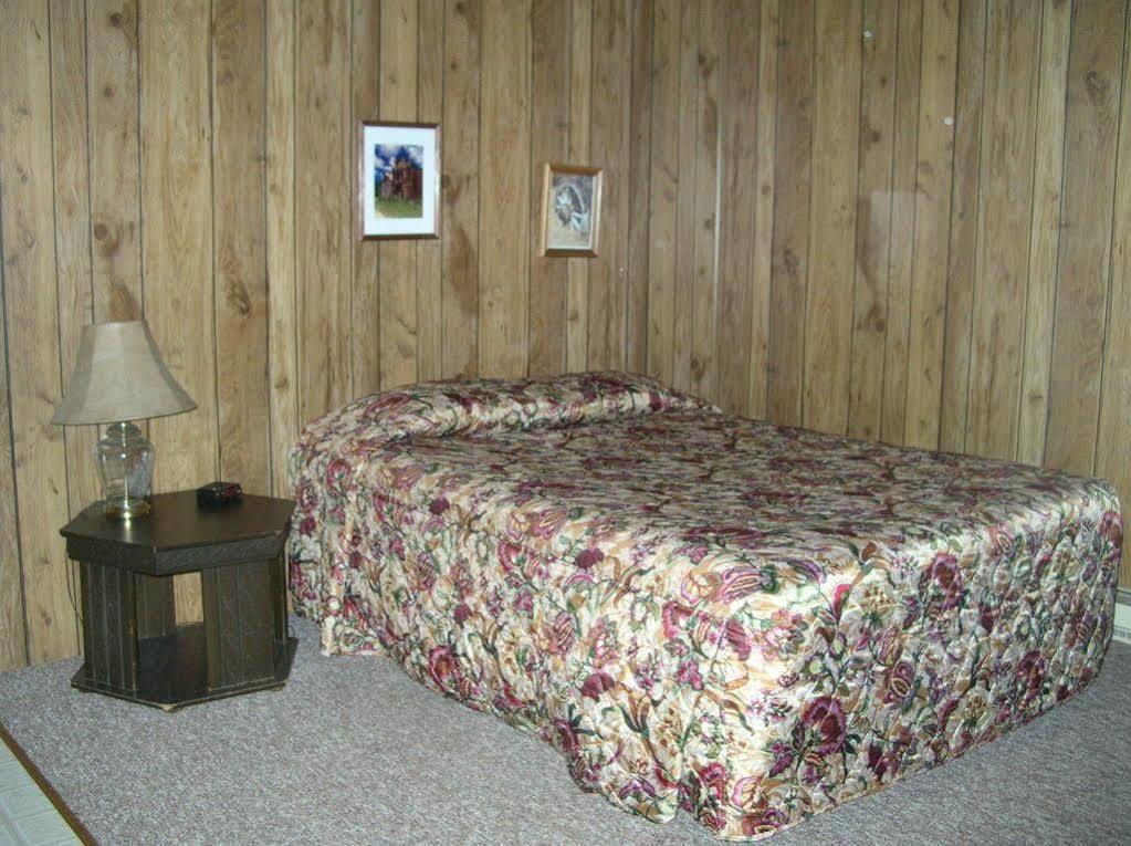 Little River Motel Saint Regis St. Regis ภายนอก รูปภาพ
