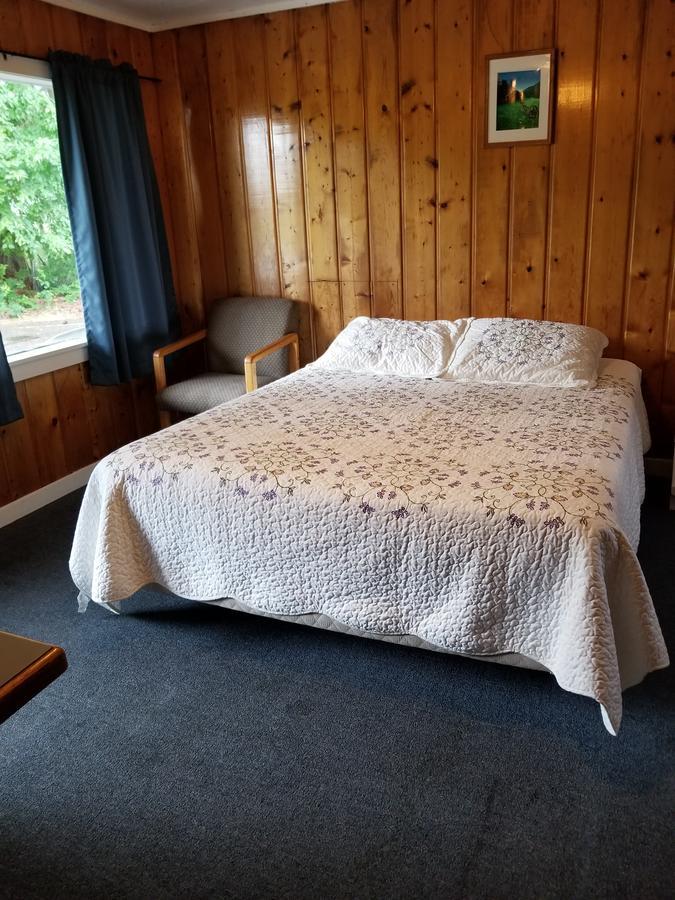 Little River Motel Saint Regis St. Regis ภายนอก รูปภาพ
